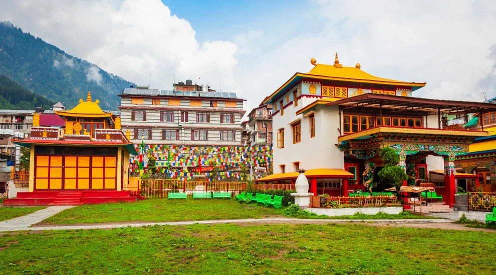 Himalayan-Nyinmapa-Tibetan-Buddhist-Monastery (1)