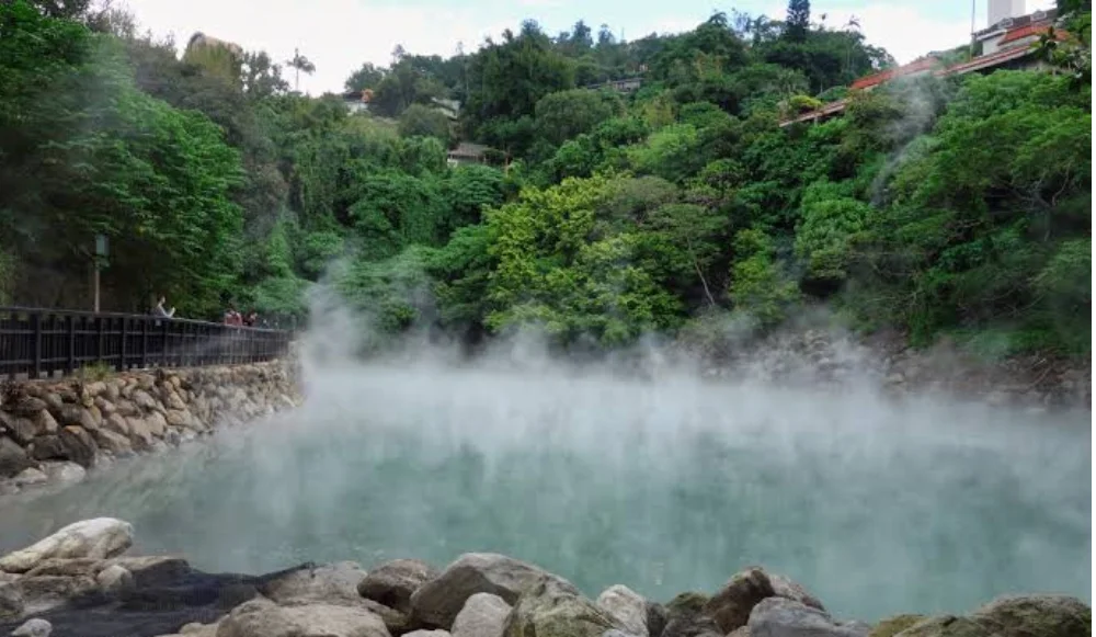 Hot springs near vashist temple