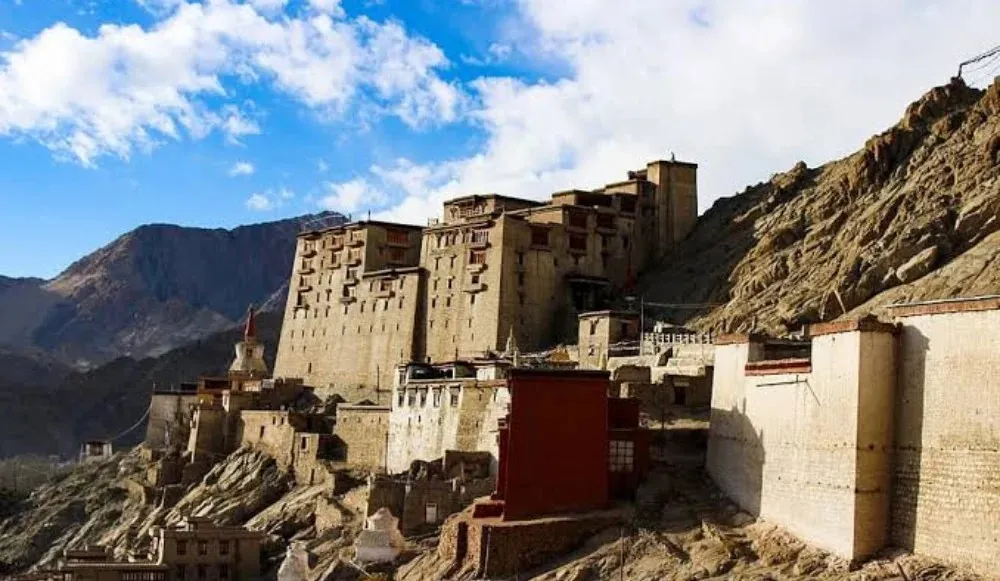 leh palace in leh